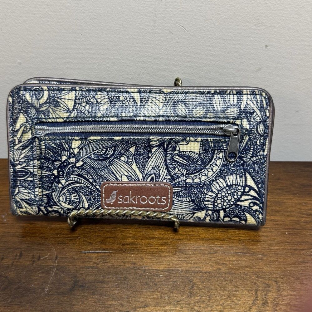 Sakroots Wallet Boho Artist’s Choice Navy Blue White Bifold Chinoiserie